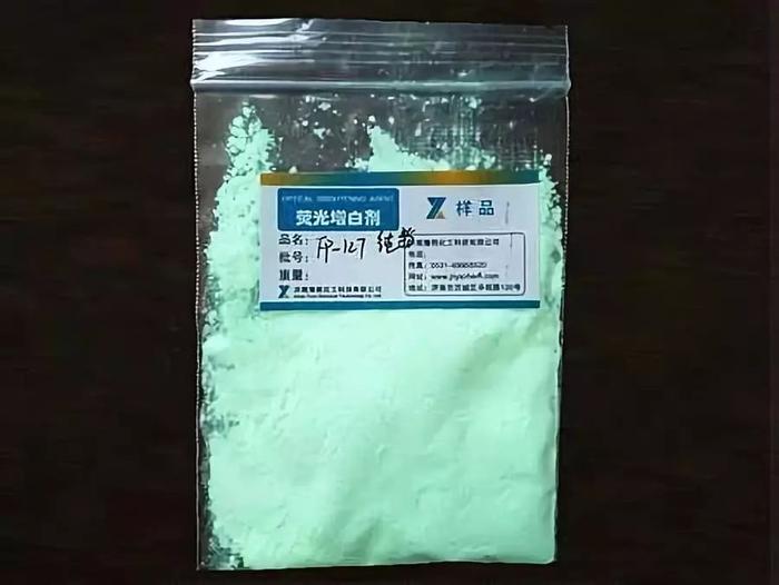 翡翠鐲子里的熒光劑會致癌？玉器店老板不會告訴你的秘密！